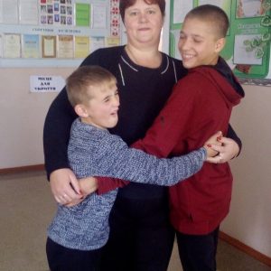5 горизонтальних фото в блок цікаві факти з життя школи_ №4 Флешмоб Обійми мене - Оксана Федоренко (1)
